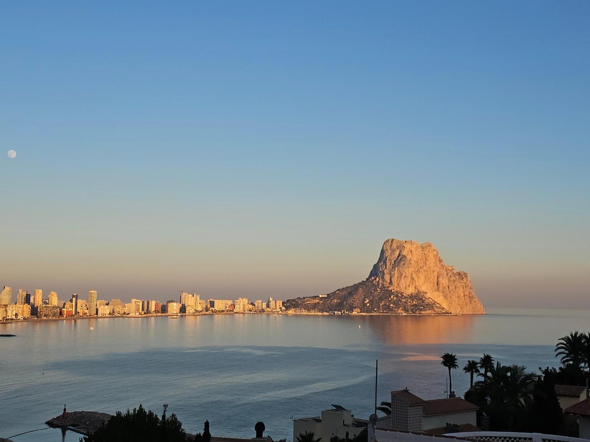 شقة Casa Veintiuno En Calp المظهر الخارجي الصورة